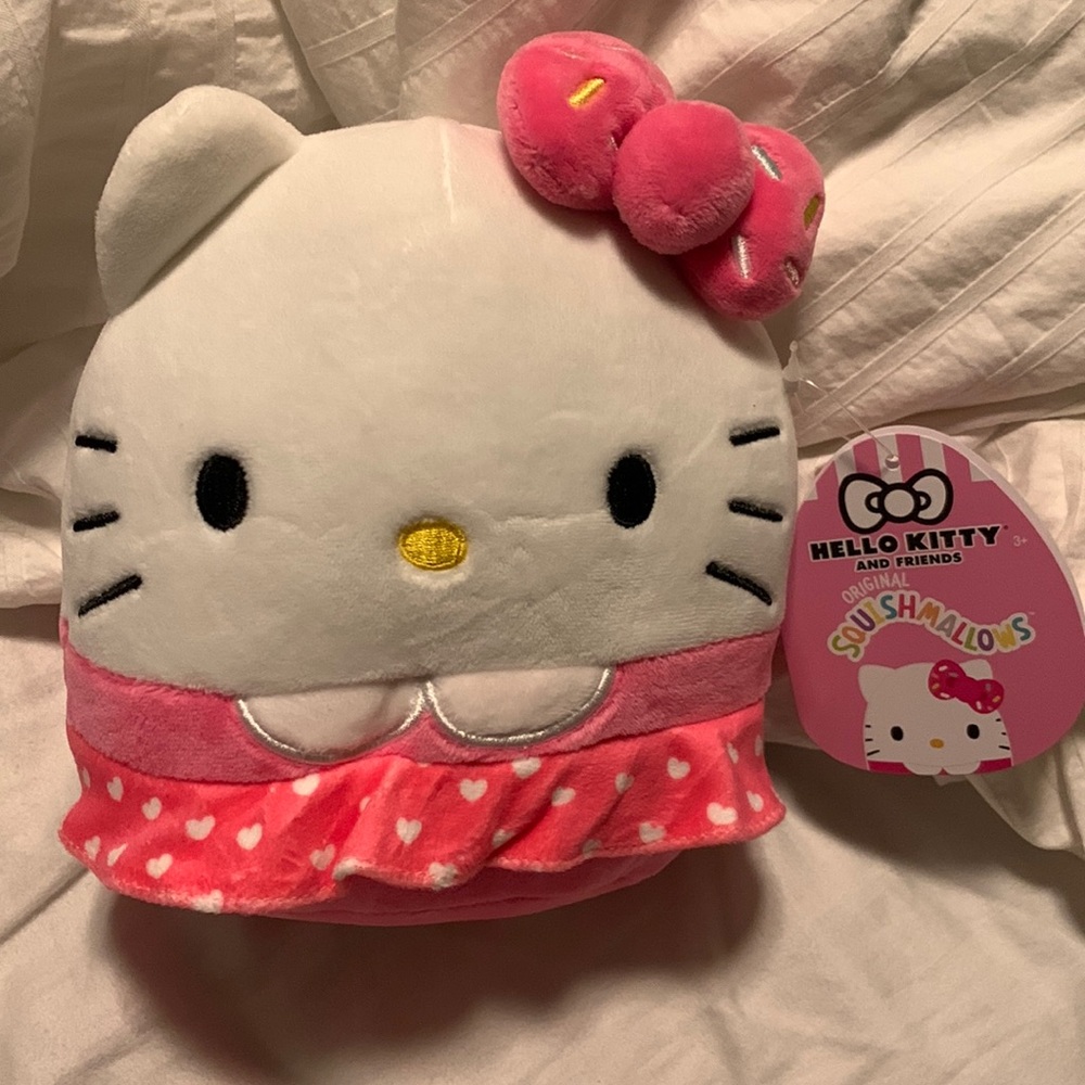 Limited Hello kitty squishmallow
